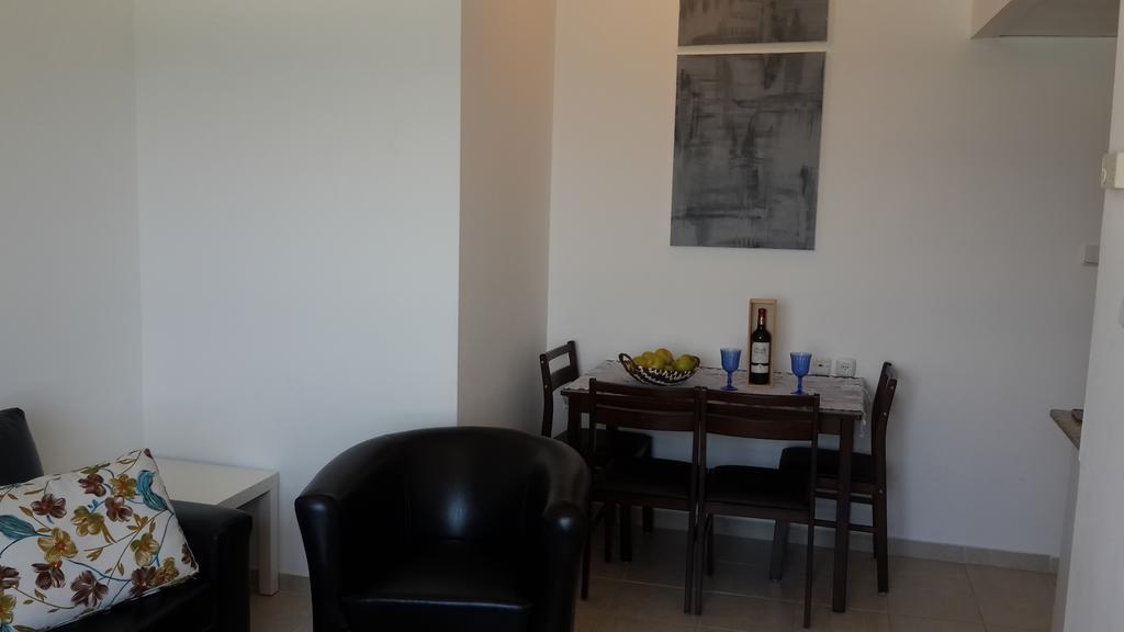 Tiberias Apartment Quarto foto